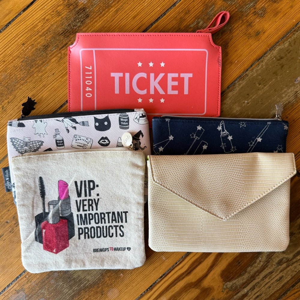 ✨FREE with any purchase—add to bundle! Set of 4 ipsy bags